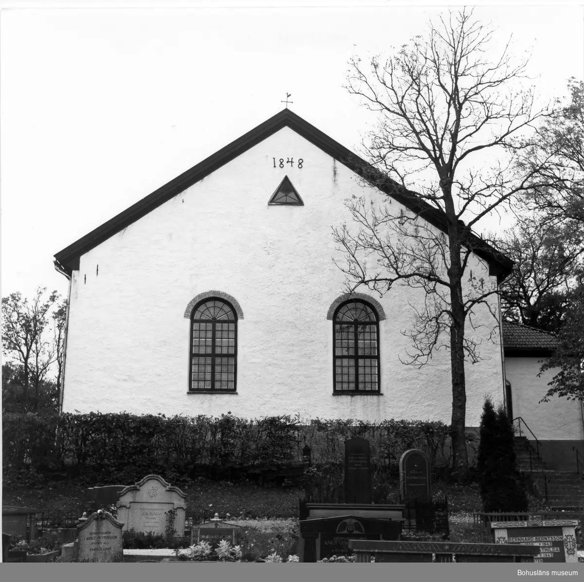 Text till bilden: "Myckleby kyrka. Korgaveln".