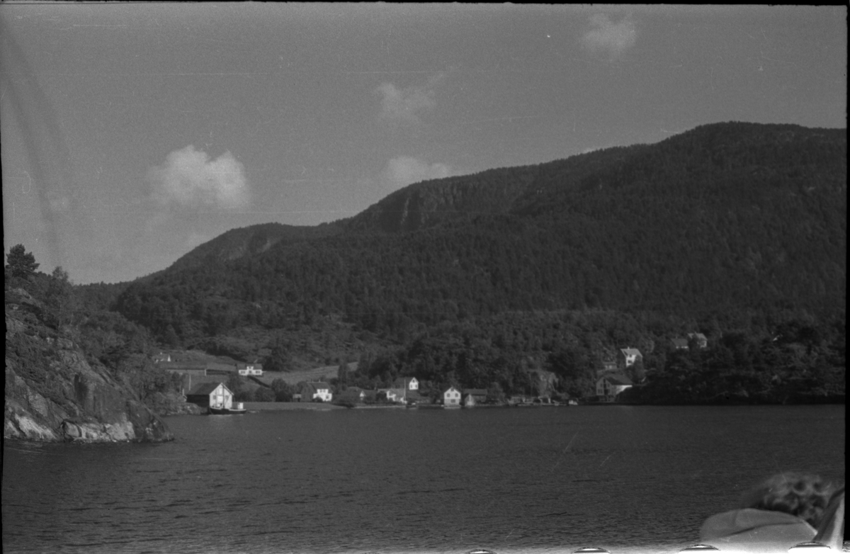 Marvik ved Sandsfjorden (bilde 1) og Jelsa ved Jelsafjorden (bilde 2-5).