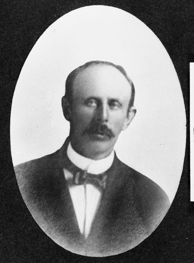 Samuel Svenson Ødegård (1871 - ?). Lærar i Sokendal og var ei tid i Amerika.