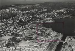 Skråfoto fra Moss Glassverk og Kanalen i Mos 8. sep. 1961.
