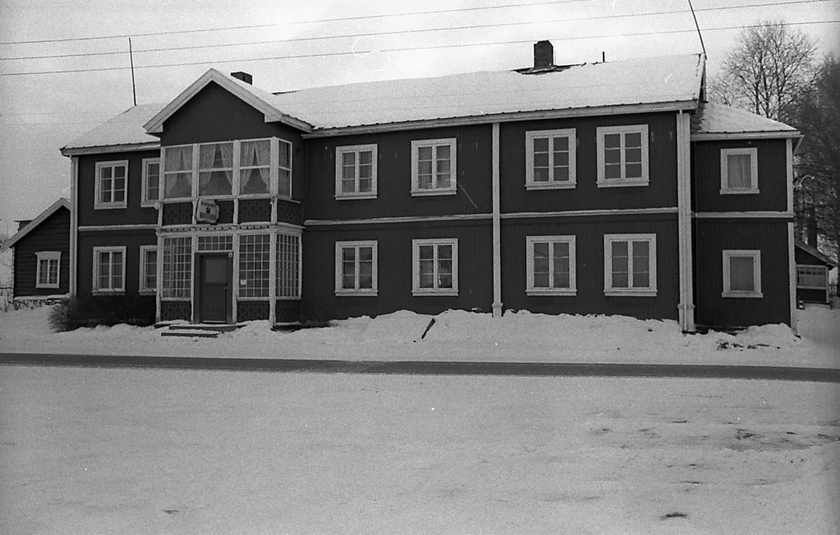 Svelland-gården, Hovedbygningen sett forfra. 