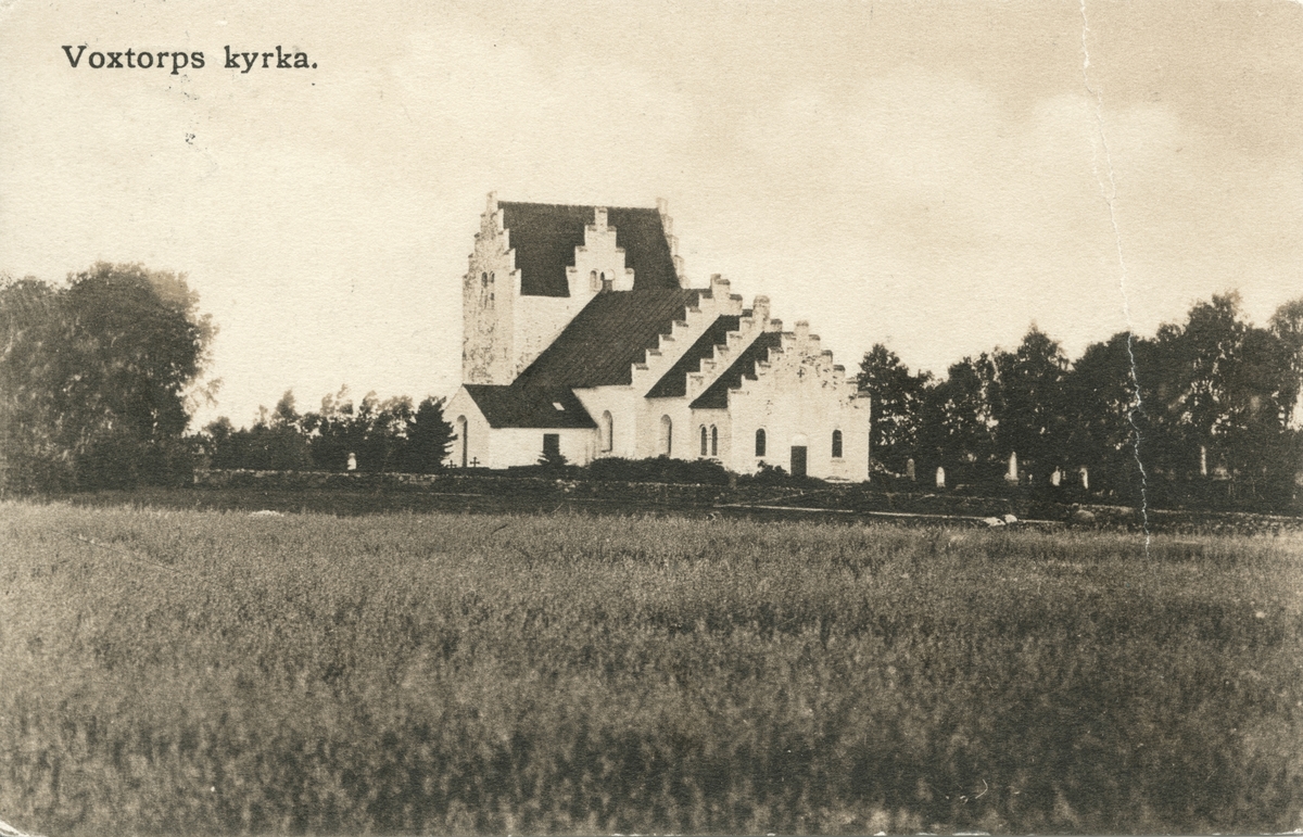 Vykort med Voxtorps kyrka i Laholm, skickat till Lizette Nyberg i Göteborg år 1903.