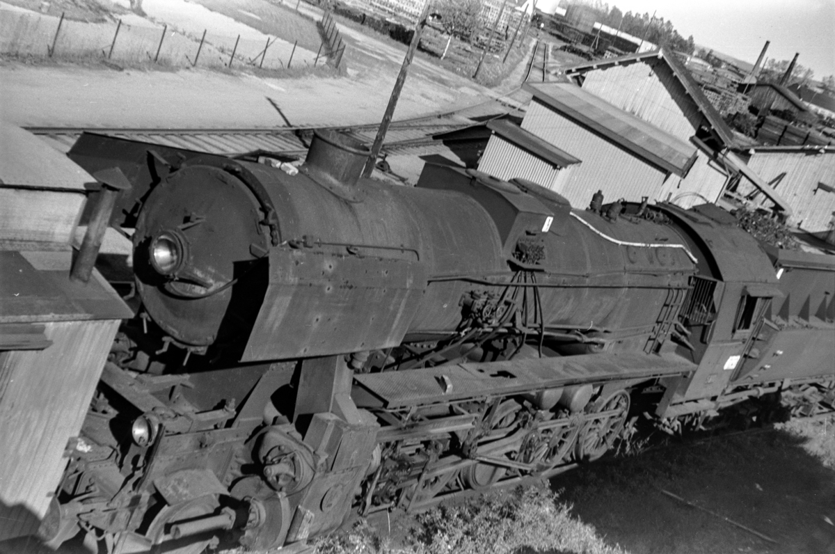 Hensatt damplokomotiv type 63a nr. 5810 på Lillestrøm stasjon.