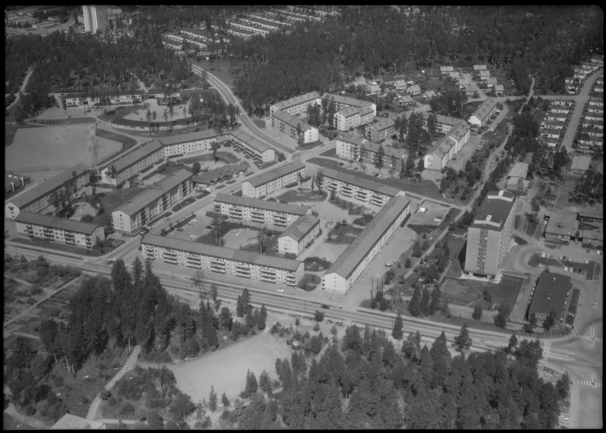 Flygfoto över stadsdel Östra Malmaberg, Stentorpet, Stentorpsgatan, Västerås.