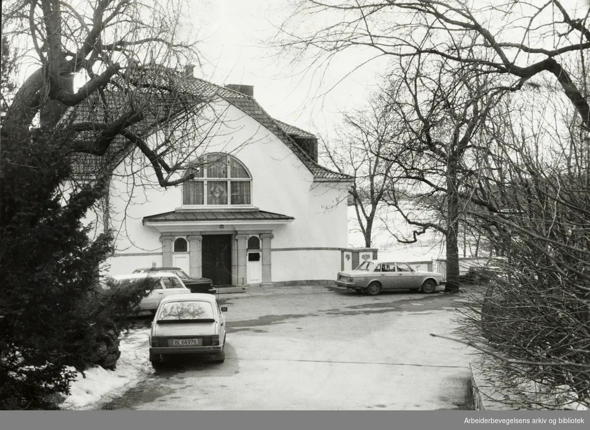 Drammensveien 106 B. April 1981