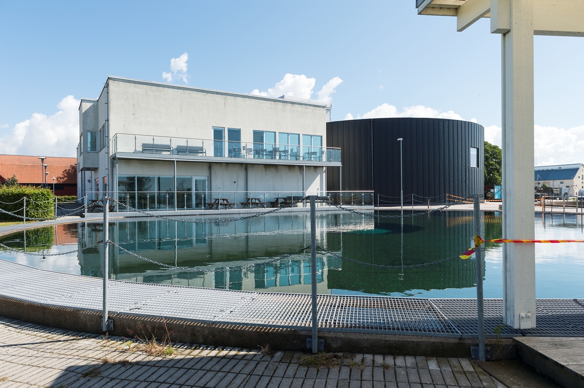 Fotodokumentation av byggnader på Lindholmen i Karlskrona. Dykeri och navalmedicinskt centrum. Här utbildas Försvarsmaktens dykare. Färdigställt 2009 .
