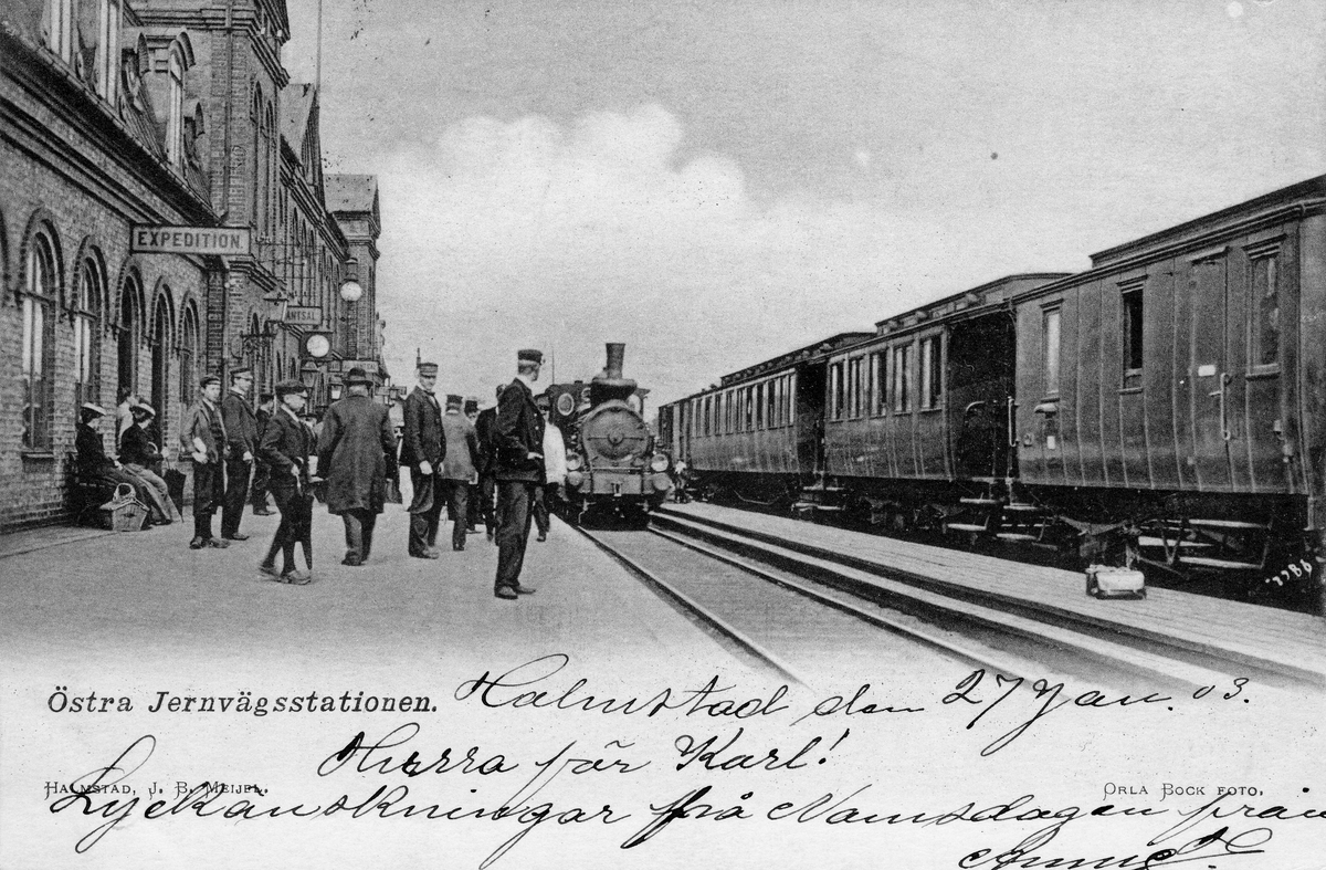 Östra stationen i Halmstad. Vid järnvägsspåret mellan Halmstad och Bolmen.
Smalspår 1067mm