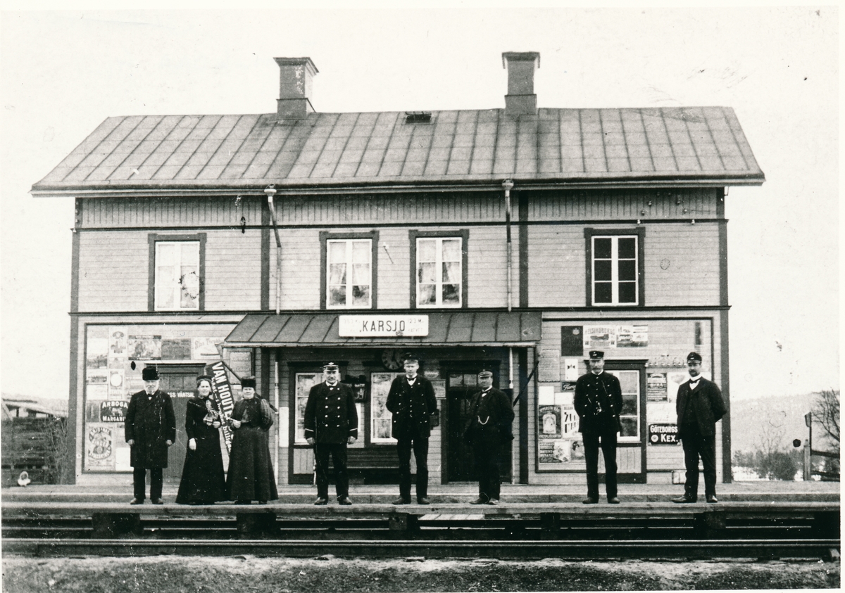 Trafikplats anlagd på 1880-talet. Tvåvånings stationshus i trä. Mekanisk växelförregling.