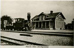 Station öppnad 2 april 1899. Bispår till Målerås station. En