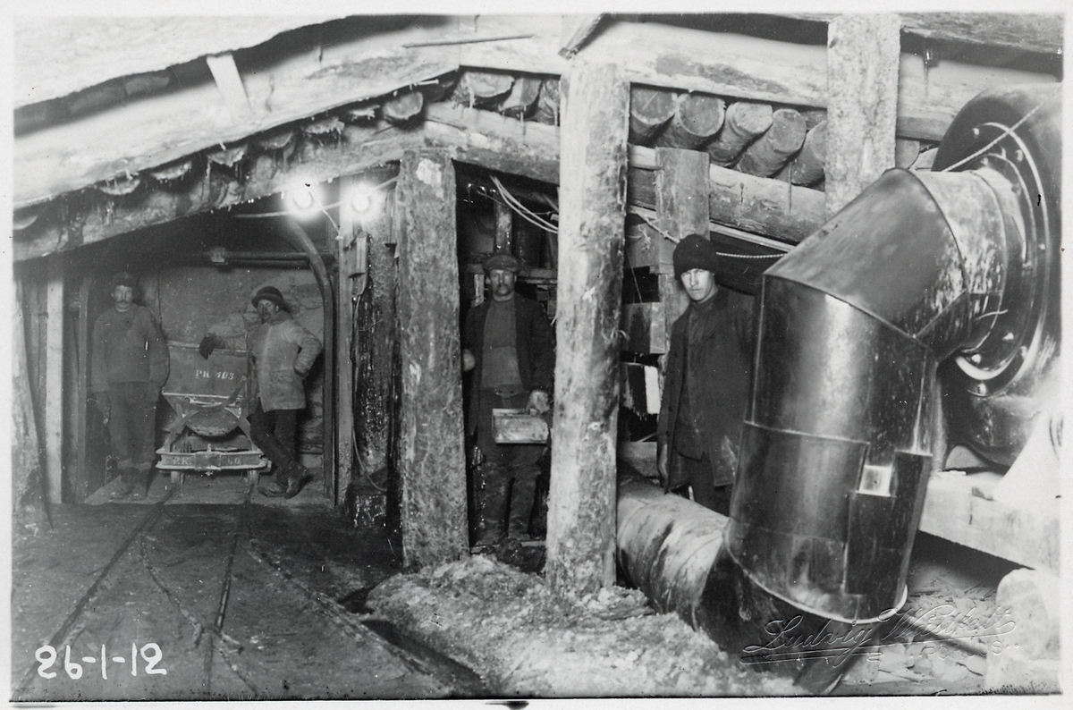 På bilden syns maskinsalens botten i kraftverksbygget i Porjus.