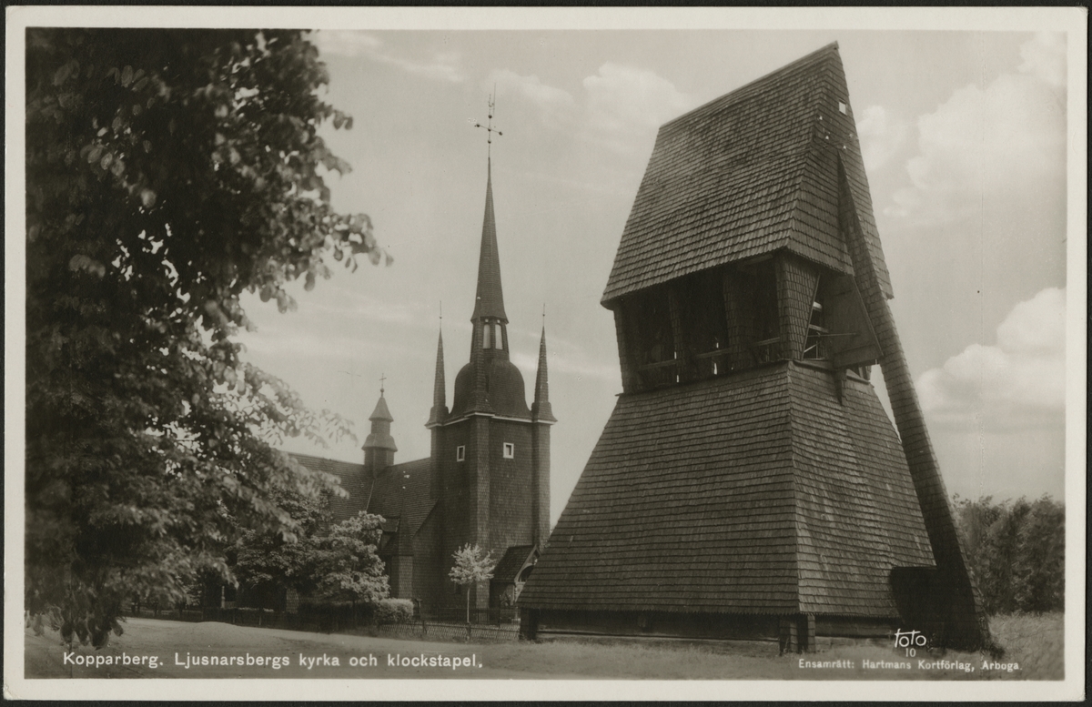 Ljusnarsbergs kyrka och klockstapel i Kopparberg.
