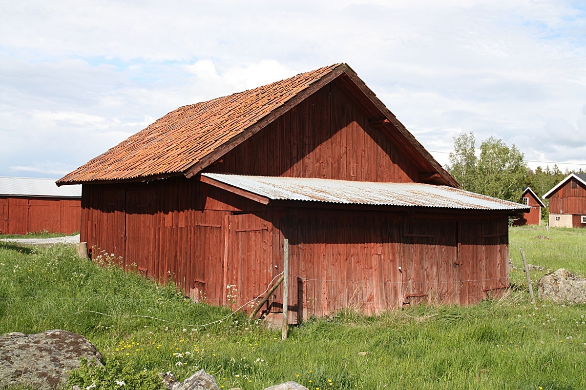 Restaurering av överloppsbyggnad, vagnslider, innan, Ekeby, Teda socken, Uppland 2009