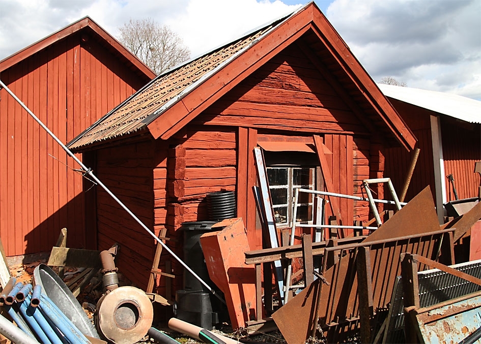 Restaurering av överloppsbyggnad, snickarbod, innan, Karkebo, Films socken, Uppland 2011