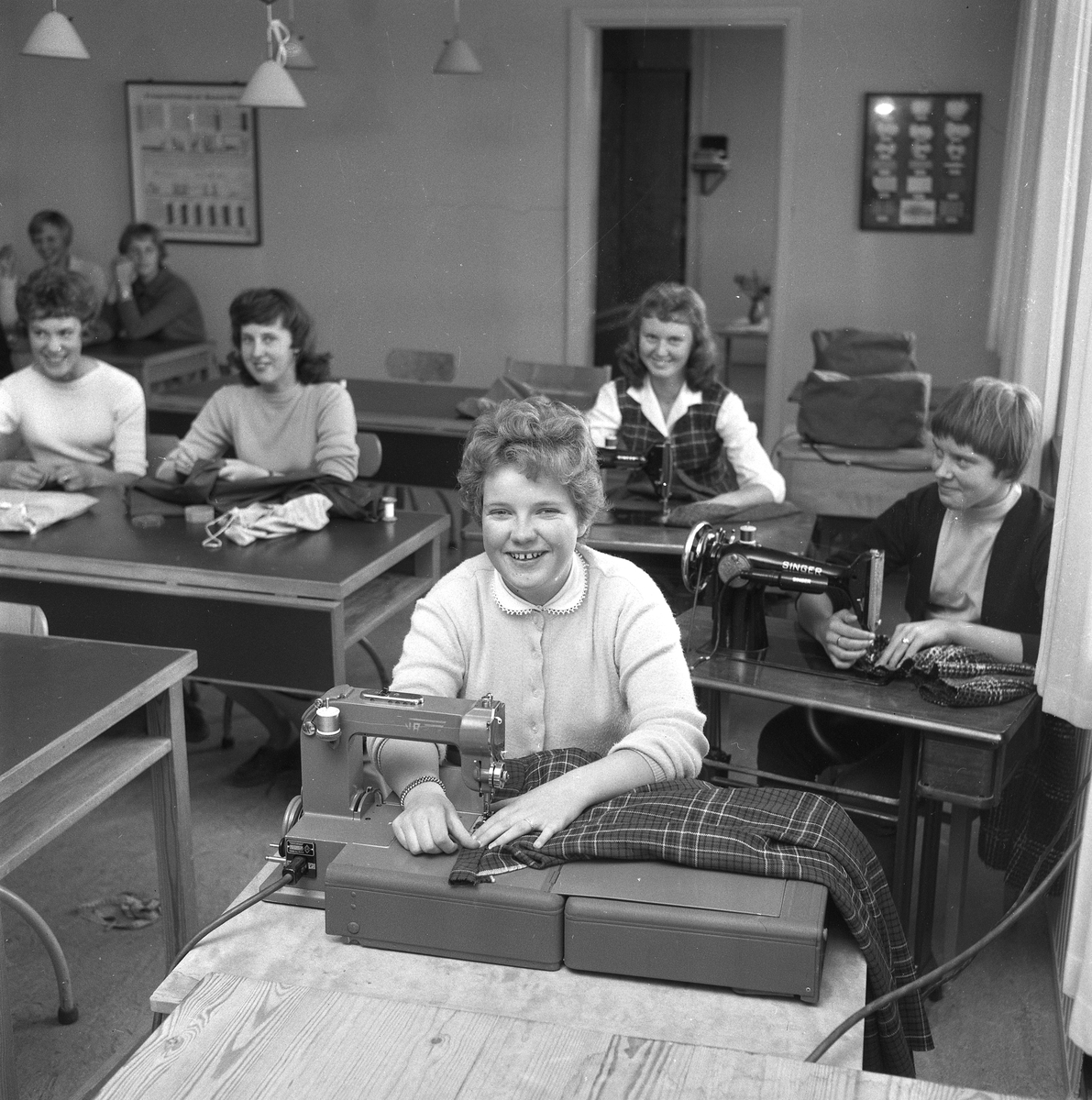 ÖPR 25 år. Örebro praktiska realskolan behöver fler lokaler.
30 september 1958.