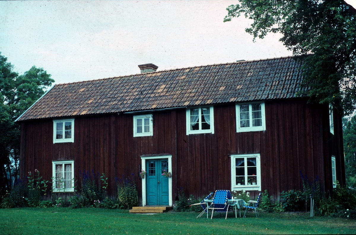 "Gamla byggningen" i Mossbo, Tierps socken, Uppland 1981 - 1982