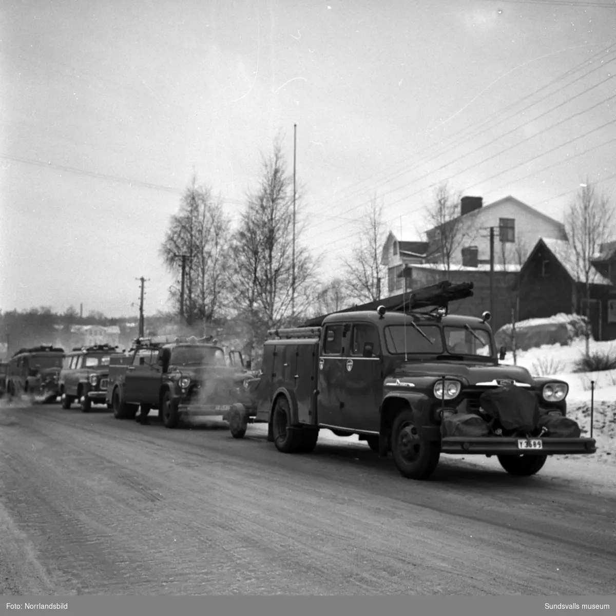 Brandkåren i Skönsberg flyttar med bilar och material till Sundsvall.