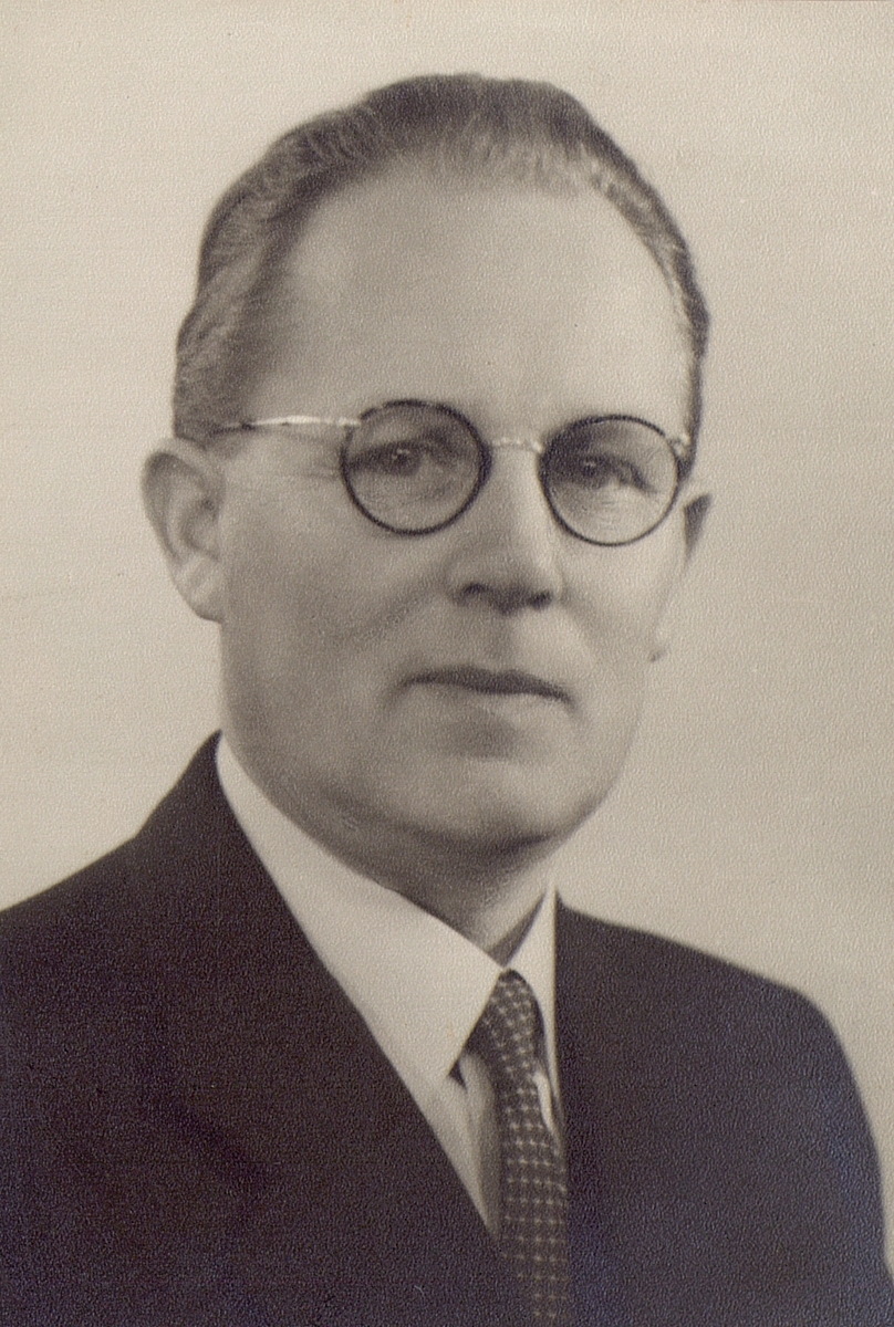 Kristian Ludvig Cennberg, telegrafkommissarie i Ystad. 1.1.1943 - 1.9.1947.  Född 28.3.1891.