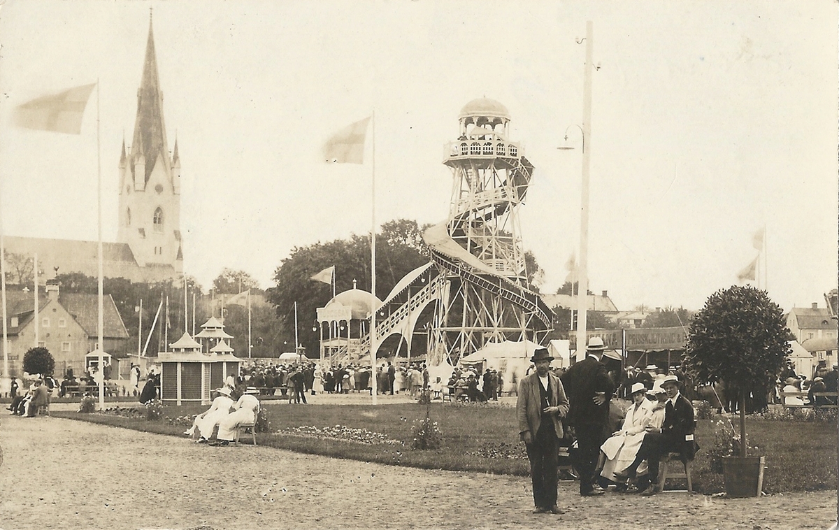 Vykort från  Linköping  av utställning 1920
Utställning, 1920, Domkyrkan, utsiktstorn,
Poststämplat 28 juli 1920
Hoffotograf SW SWensson