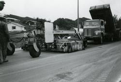 Korsbrekke og Lorck A/S med asfaltarbeid i Bodø 1974