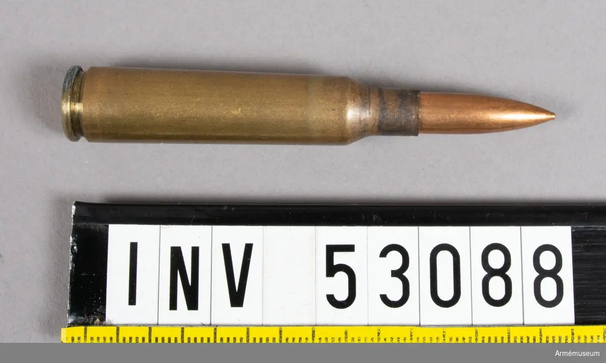 Grupp E V, F III, G III.
Blind 6,5 mm patron m/1894 till projektil m/1941.