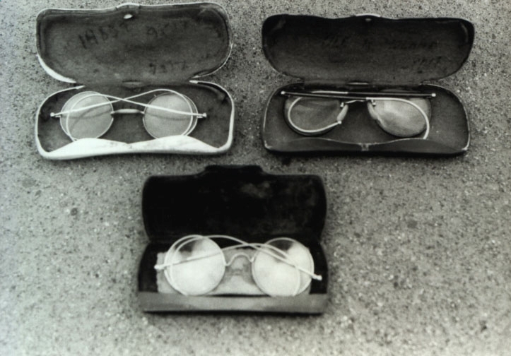 3 par briller med brillehus