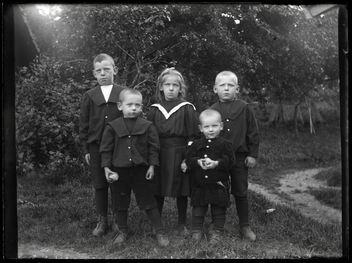 Barnen Adolf, Ester, Anders, Nils och Sven Bergman