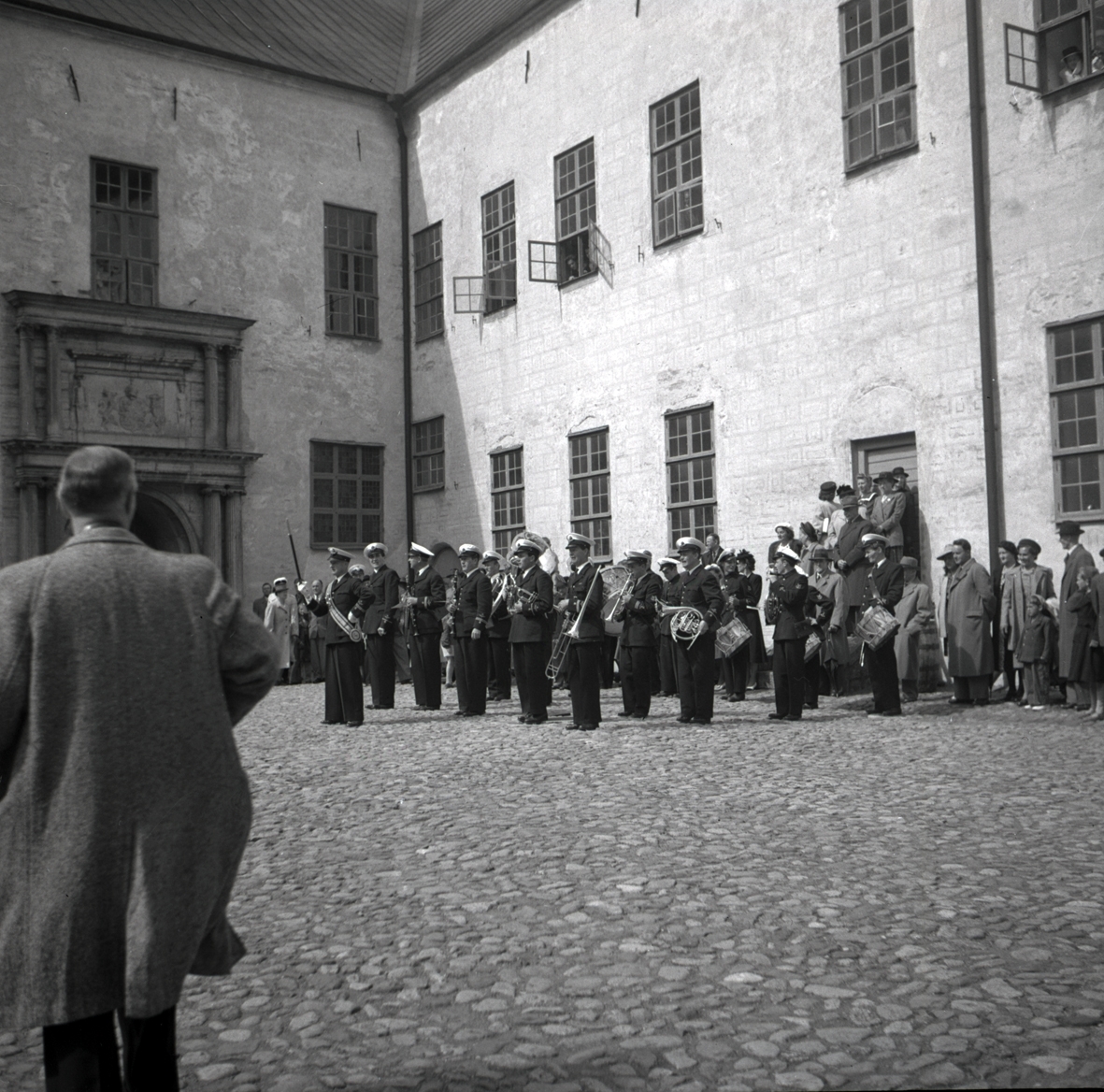 Deltagare i Nordens folkfest 1947 på Kalmar slott med anledning av 550- årsminnet av Kalmarunionens tillblivelse.