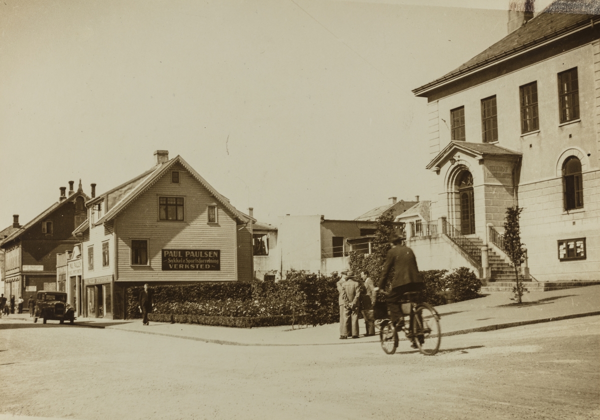 Gatekrysset Sørhauggata - Torggata sett mot nord, 1938.