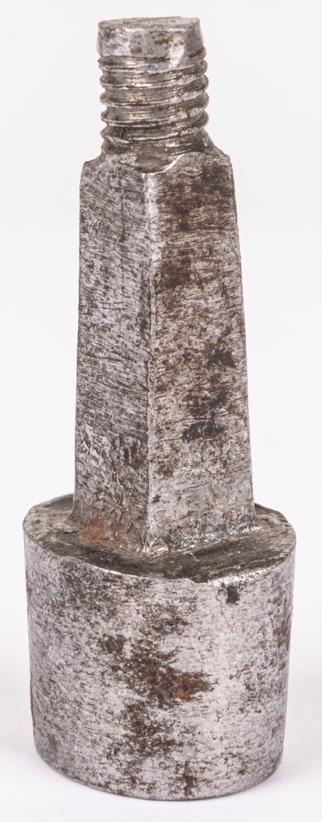 Acc. Sigill, utan skaft, "Anno 1783".

Lappkort. Sigill utan skaft, av järn, ovalt 1,6*1,8 cm. Graverat med två kronor därunder, "Anno 1783" samt nederst en krona.