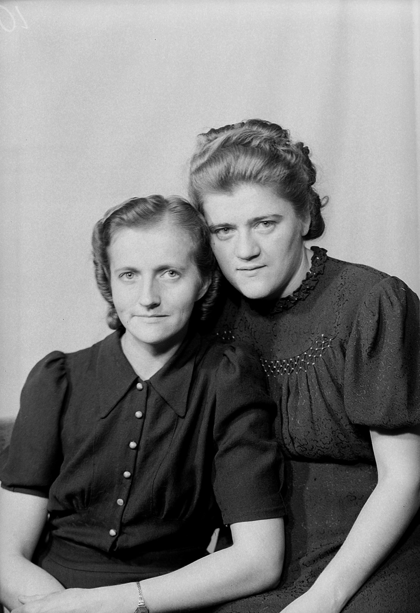 To kvinner ved Namdalens husmorskole