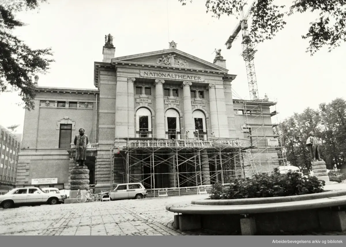 Nationaltheatret blir pusset opp. September 1979