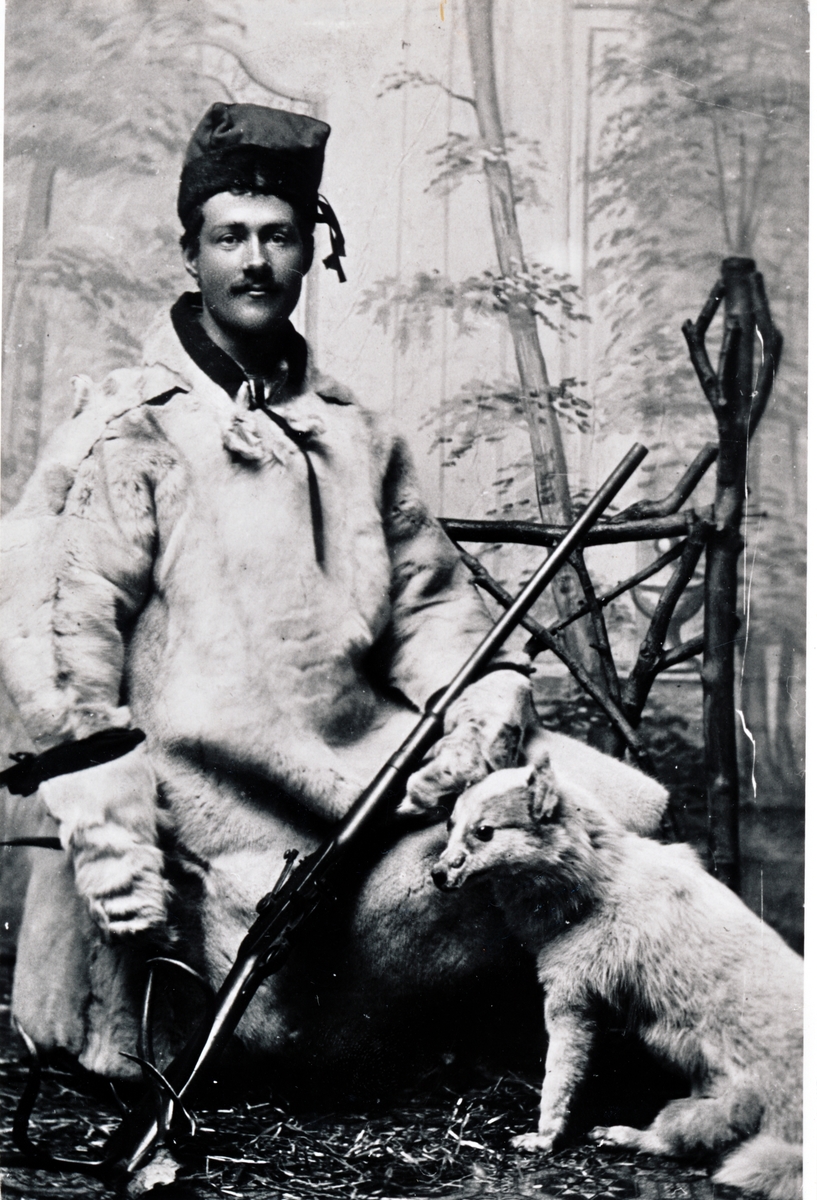 Mann i samekofte. Peder Larsen. CA.1900.