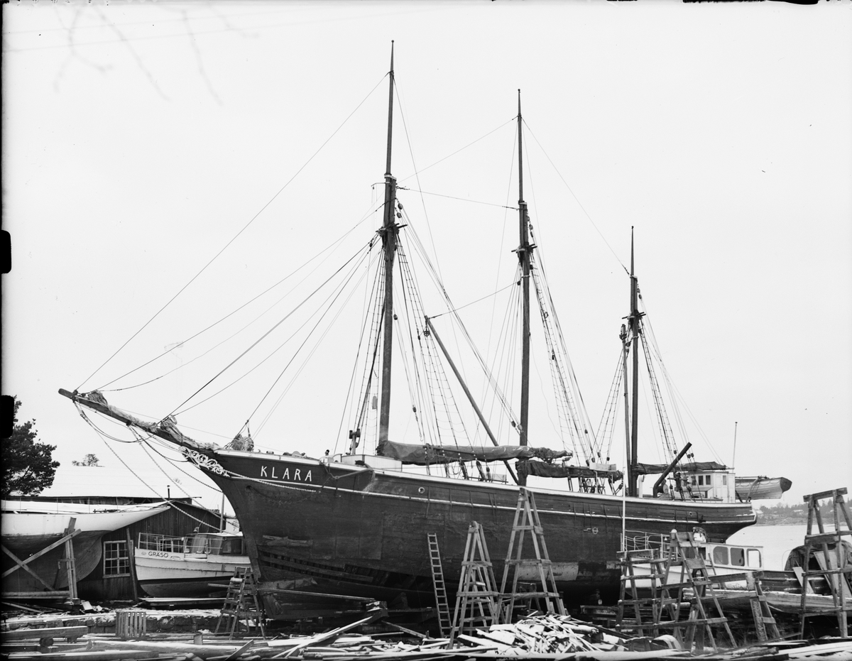 Fartyget Klara på varvet "Slipen", Öregrund, Uppland
