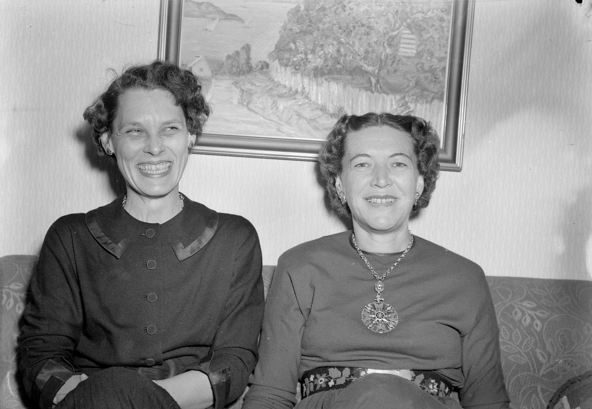 Amerikanerne Evelyn Johnsen og Elizabeth Hilborn på besøk hos slektinger på Charlottenlund