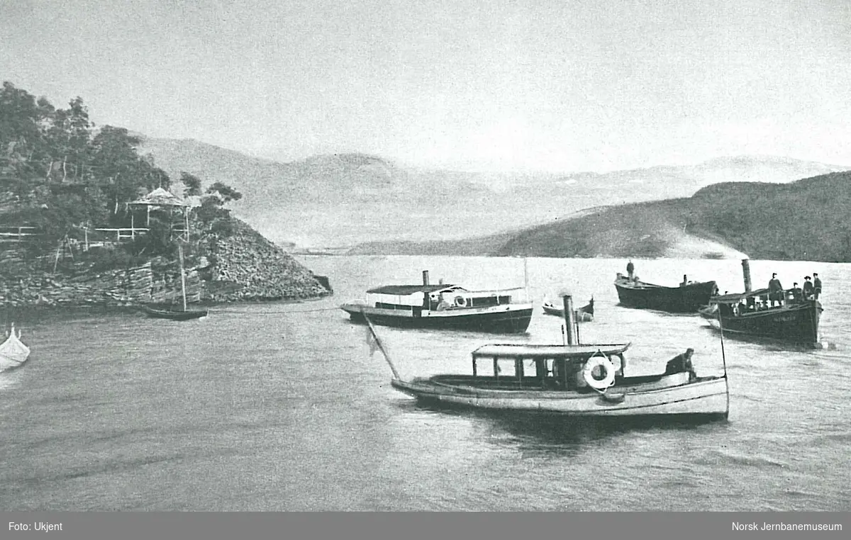Dampbåter på Langvatn ved Furulund; SULITELMA II, GUTTEN og SULITELMA I