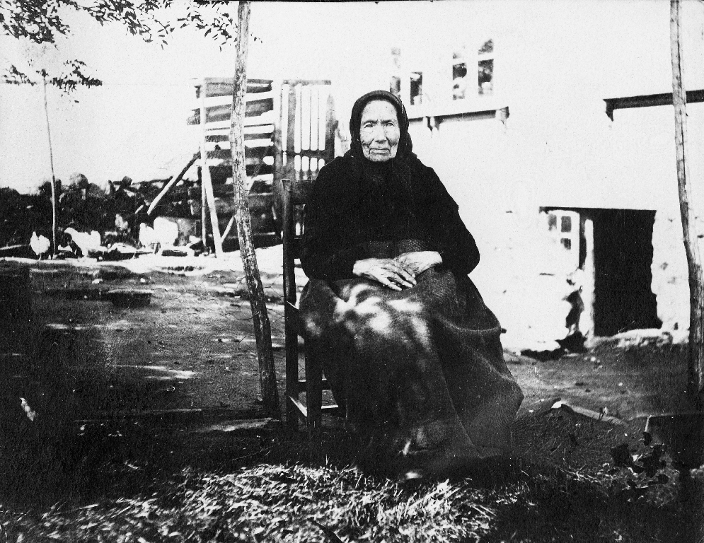 Elisabeth Toresdtr.  (1814 - 1914) frå Sviland i Høyland, g. 1837 m. Endre Karlson Høyland (? ca 1814 - 1892)
Sjå også 1990.1TIM.32.004 og 1990.1TIM.32.006.