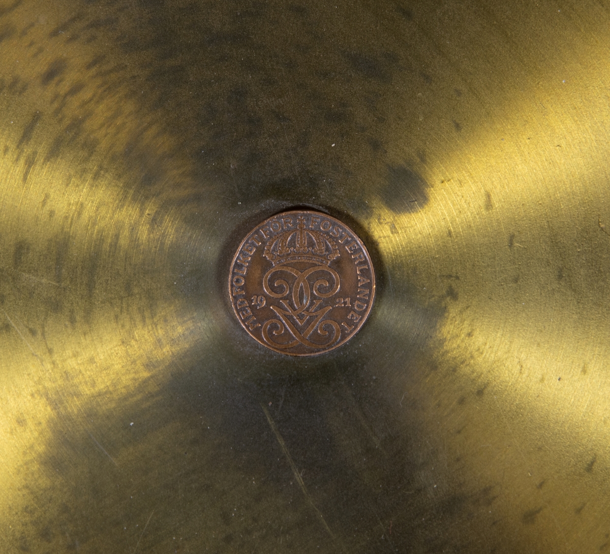 Propeller Hansa/Puma
Fyrbladig träpropeller med mässingsskodda blad. 
I mitten av navet sitter en mässingsbricka och i mitten av den sitter ett mynt från 1921.