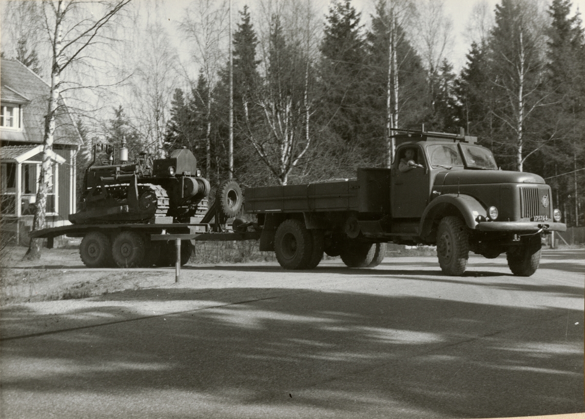 Prov med lastterrängbil 939 vid Arméns motorskola. Slutprov i Strängnäs i april 1962.