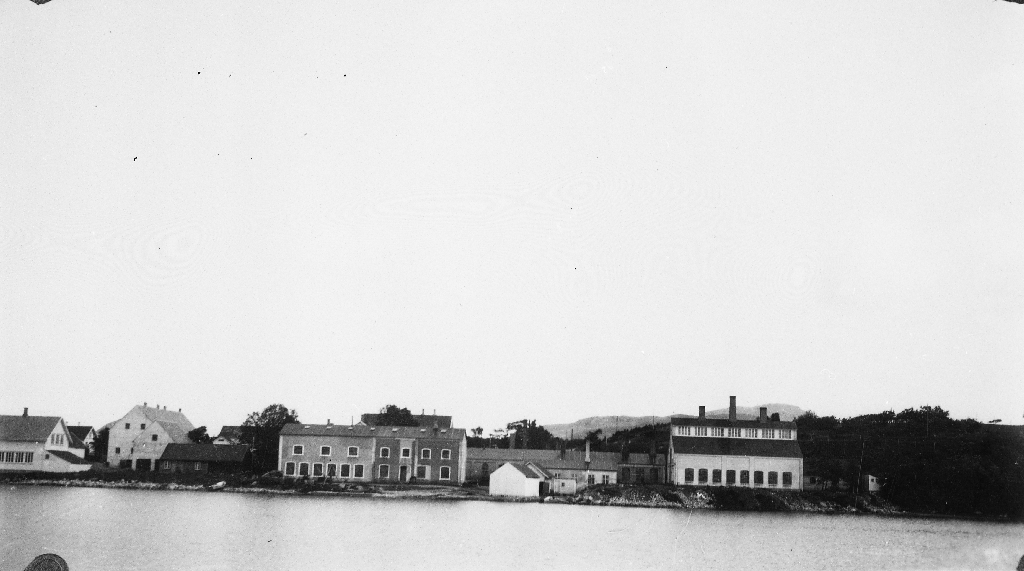 Kvernelands Fabrikk ved Frøylandsvatnet.