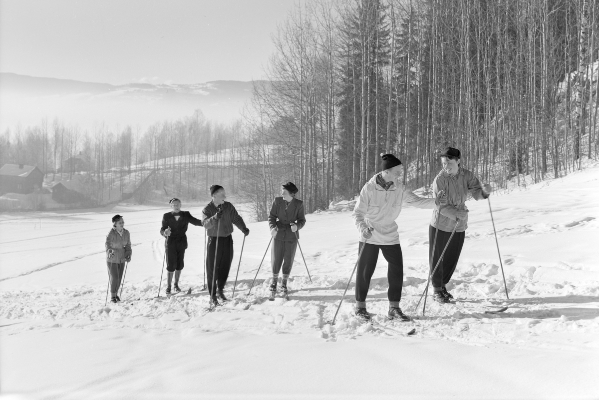 Ringsaker Folkehøgskole, skitur på Tandejordet, skiantrekk, friluftsliv