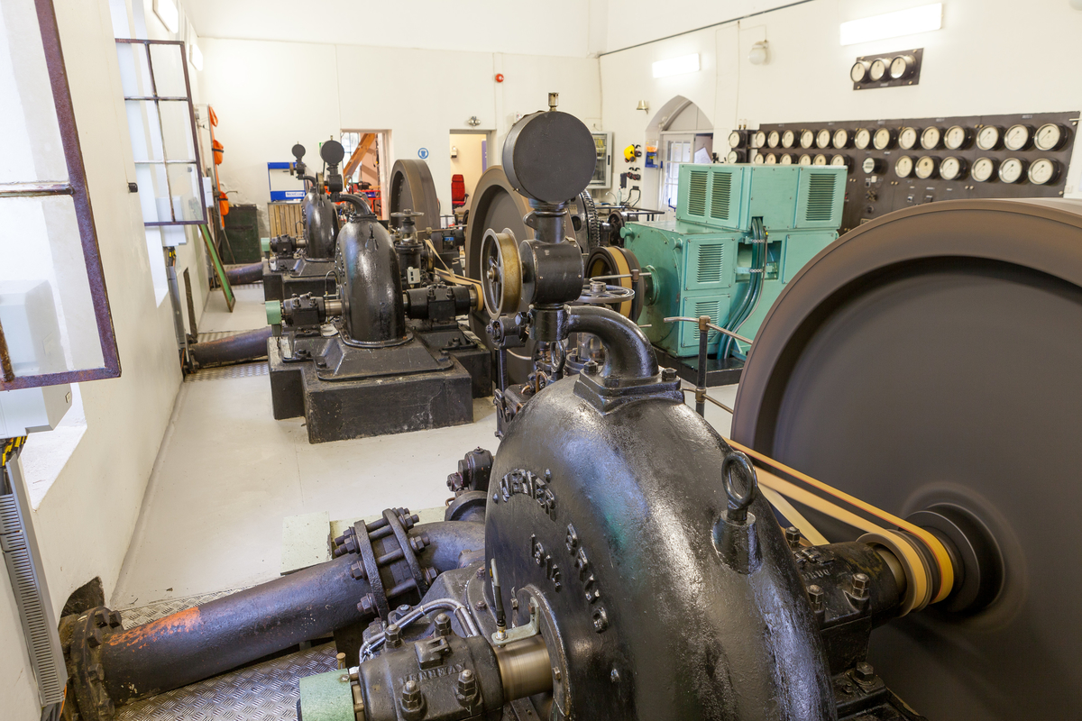 Maskinsalen i Longerak kraftverk, også kalla Langerak. Bygd i 1916 for å forsyna Landeskogen tuberkulosesanatorium med straum.