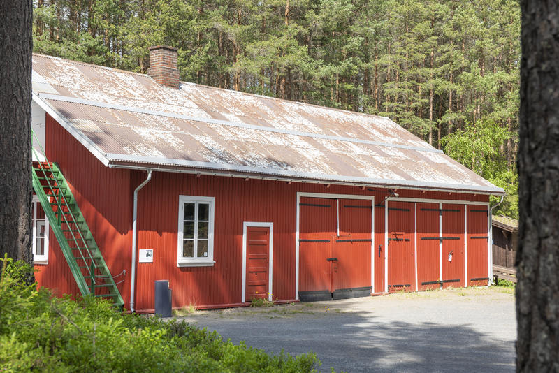 Bildet viser Høydalsmo vegstasjon som står i museumsparken.