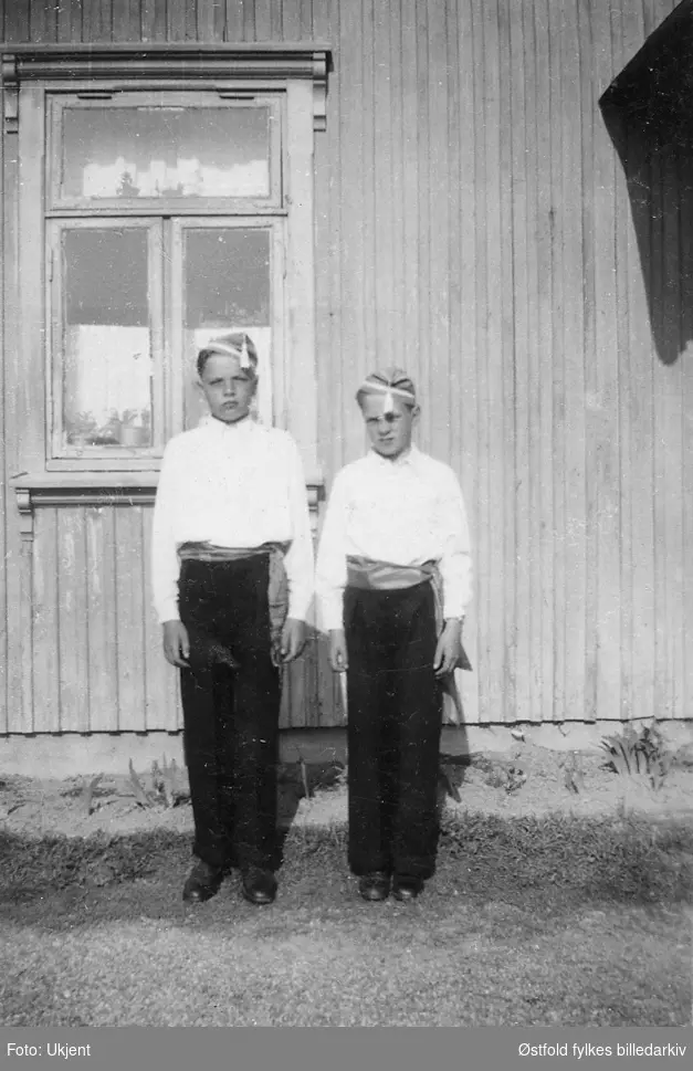 Spydeberg Guttemusikk 1947. Fra venstre: Tor Fjeld og Ragnar Fjeld.