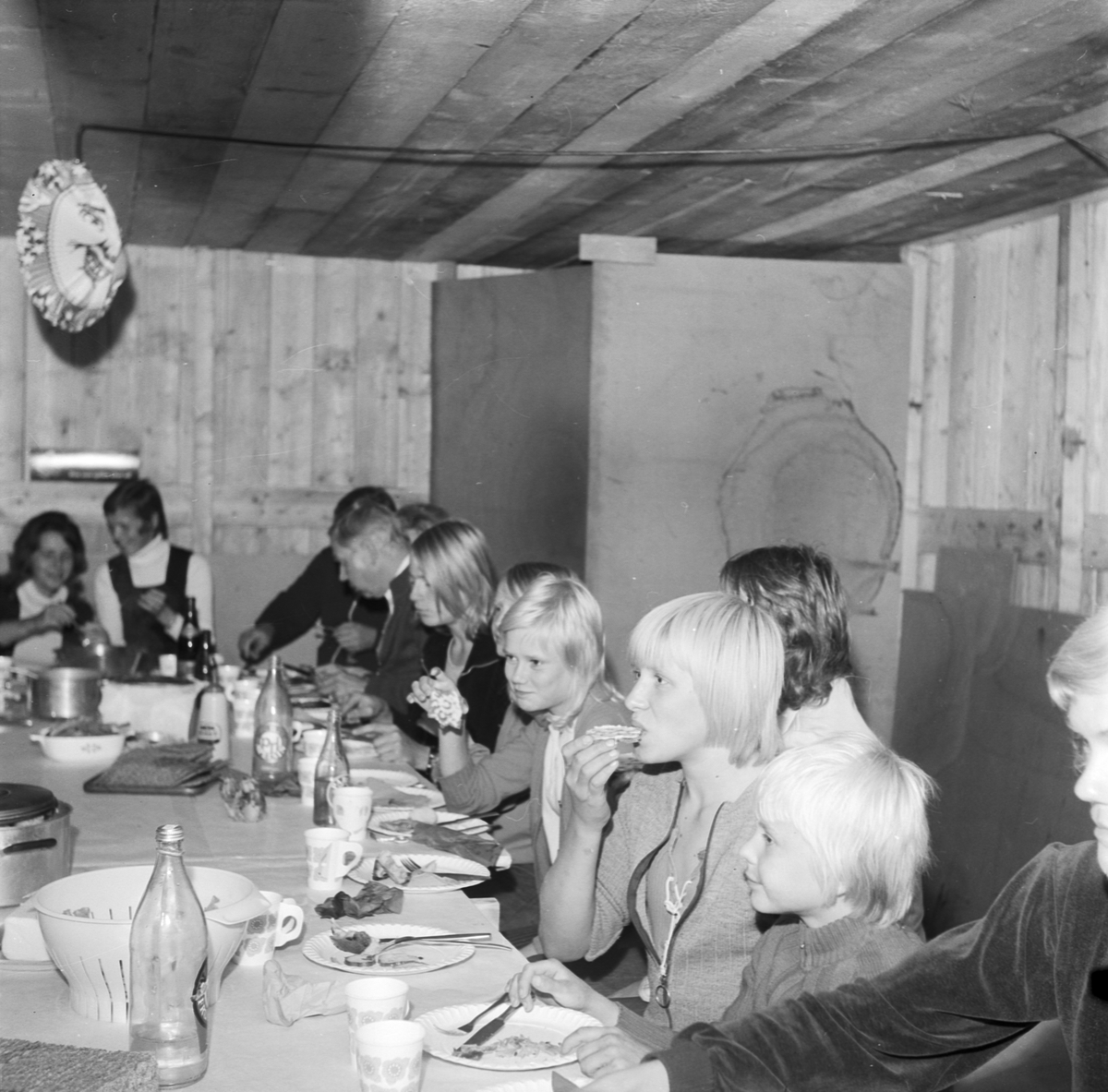 Grisfest i Karlholm, Uppland, augusti 1972