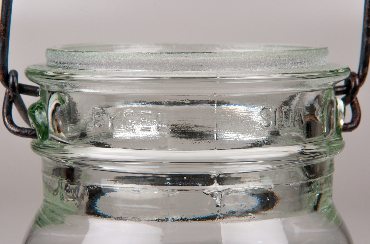 Konserveringsglas med lock, i glas.
