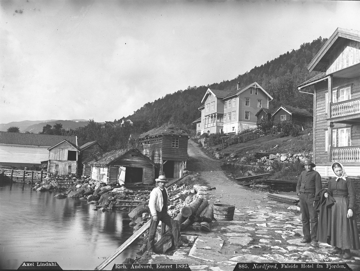 Prot Nordfjord Faloeide Hotel Med Gruppe Norsk Folkemuseum