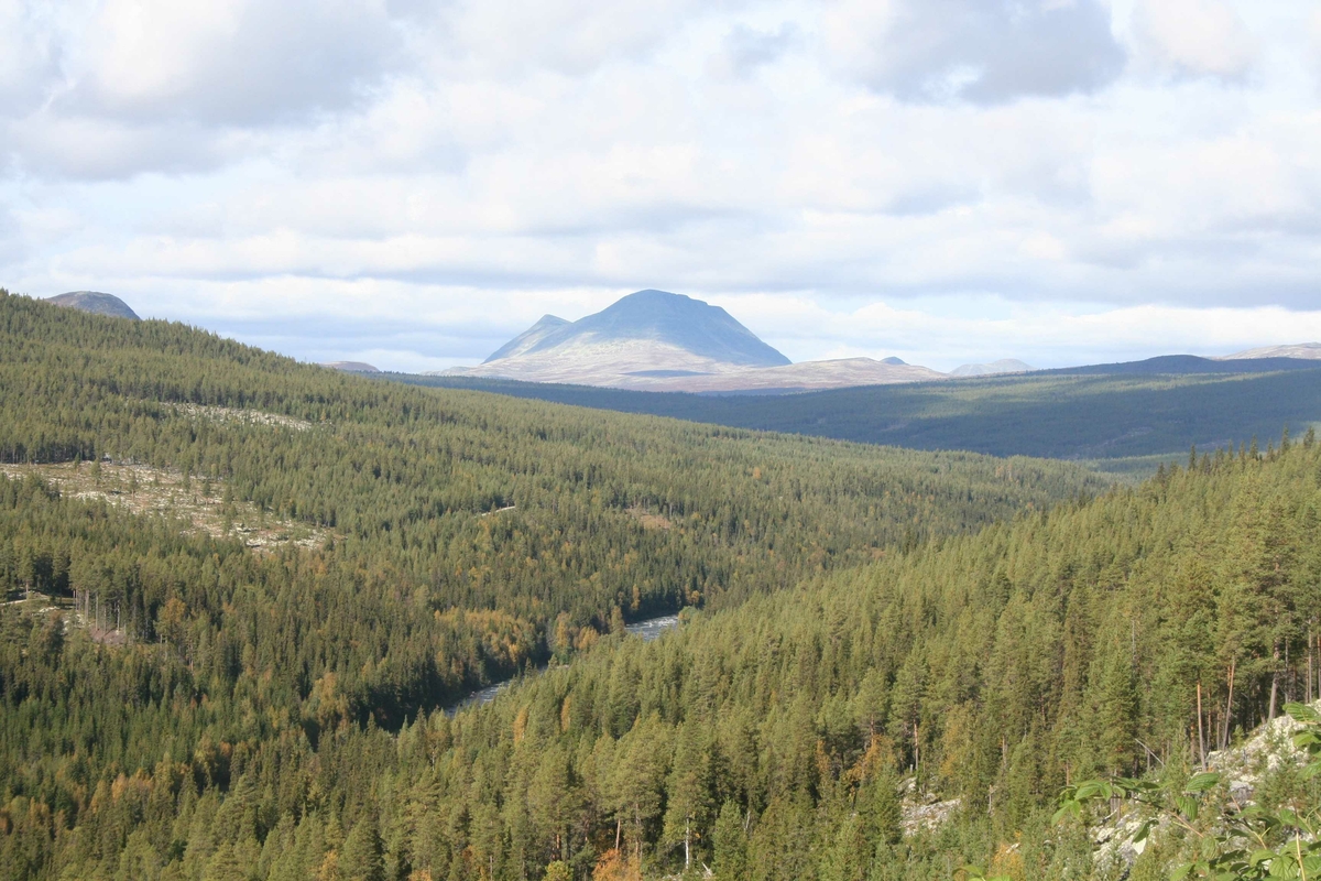 utsikt, mot Alvdalssøln, Atndalen, Stor-Elvdal