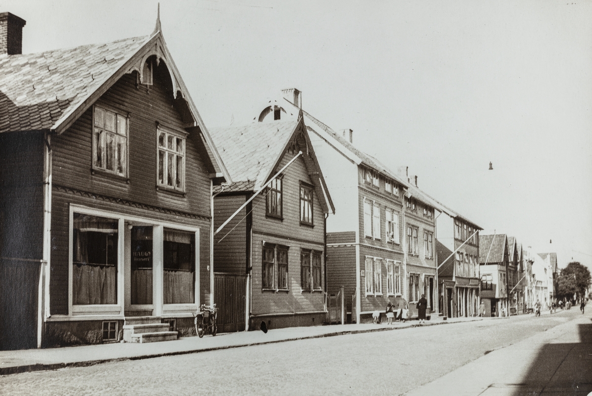 Haraldsgata sett mot nord, ca. 1937.