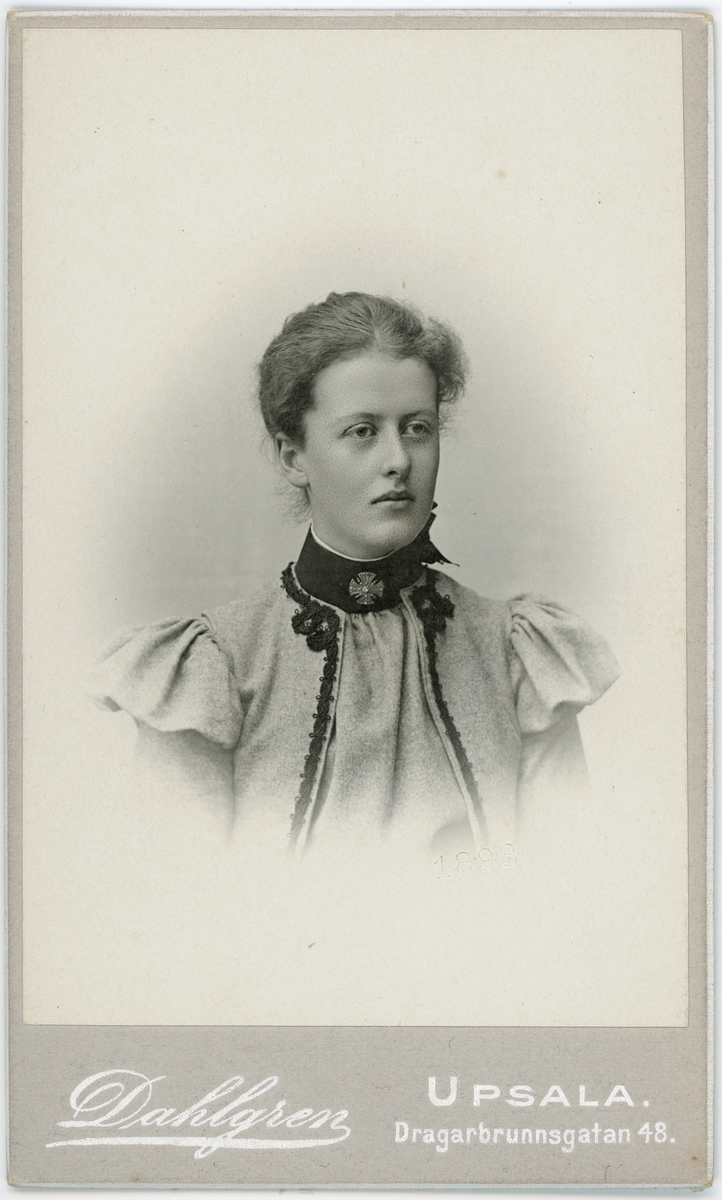 Kabinettsfotografi - Gertrud Nilsson, Uppsala 1898