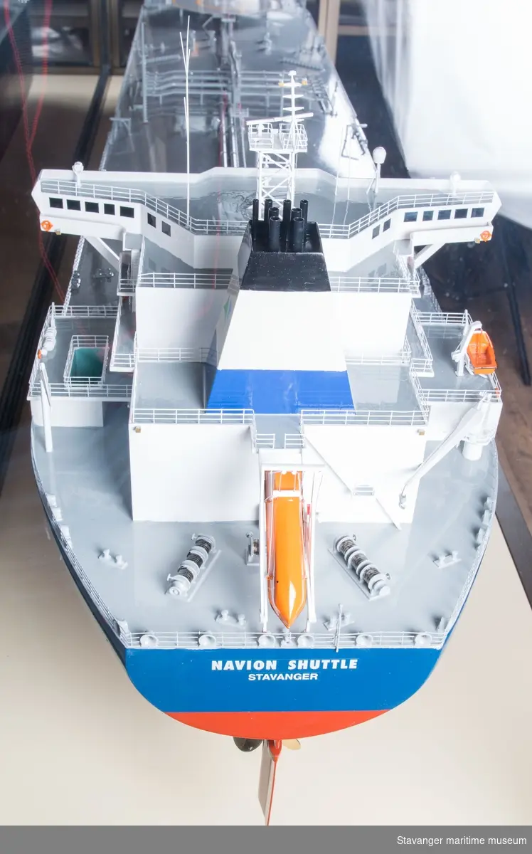 Skipsmodell av Navion Shuttle
